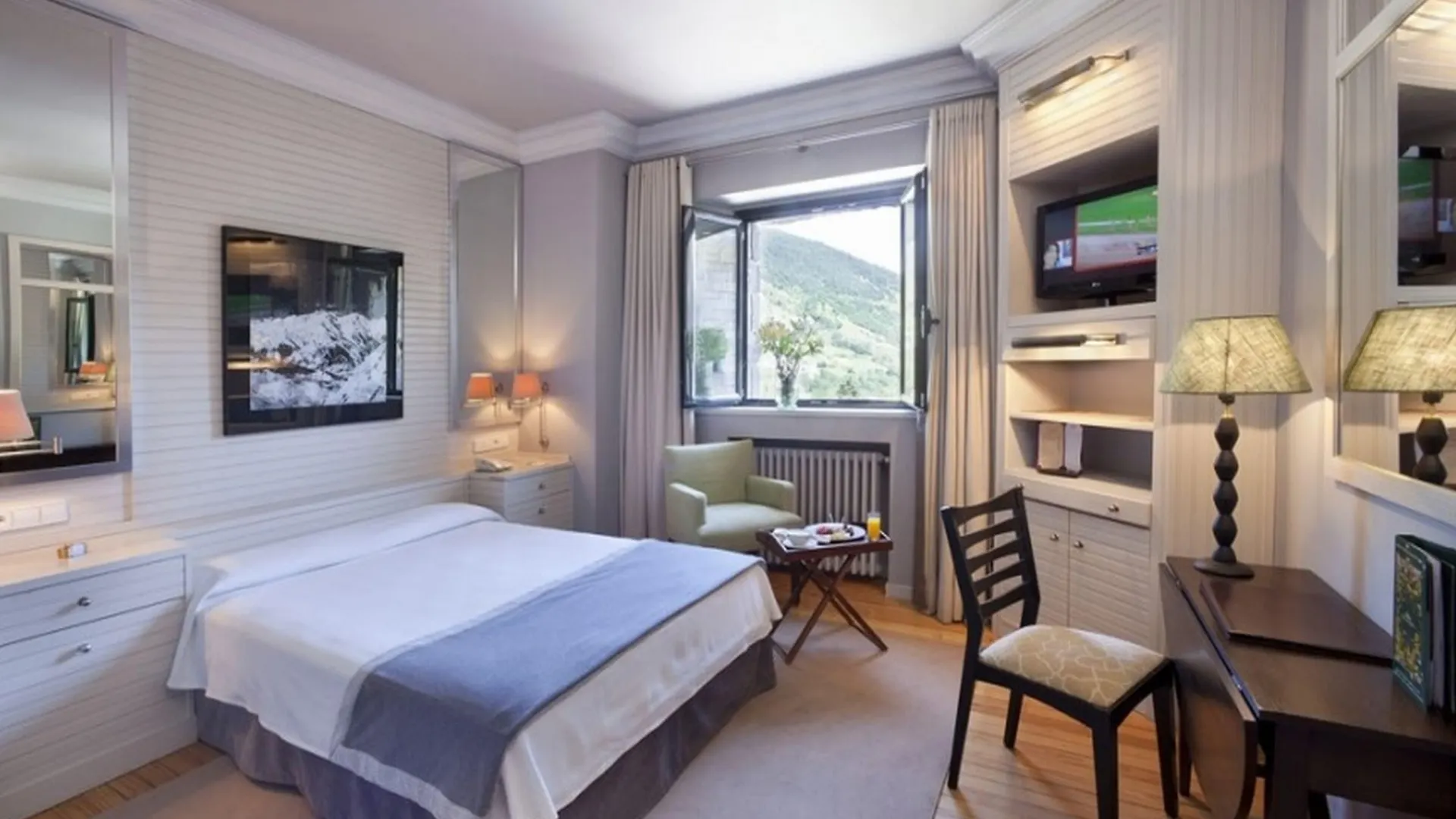 Parador De Vielha Hotel