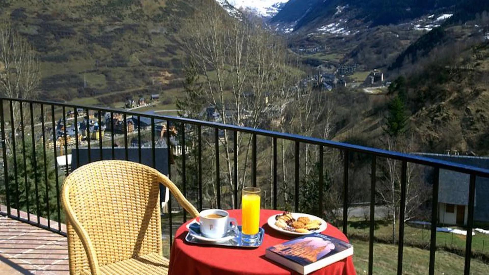 Parador De Vielha Hotel