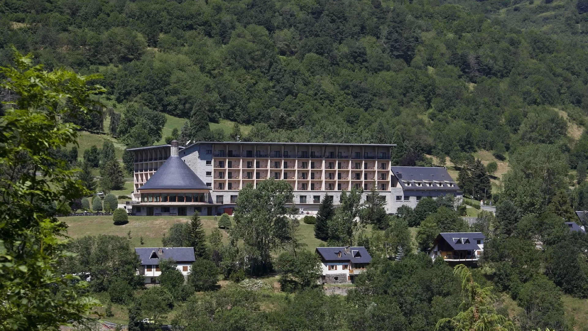 Parador De Vielha 4*,